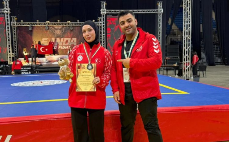 Ceyda Güven gümüş madalya kazandı