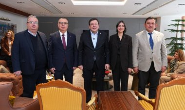 Üsküdar Belediye Başkanı Sinem Dedetaş, 5 Aralık Paneli İçin Çanakkale'ye geldi